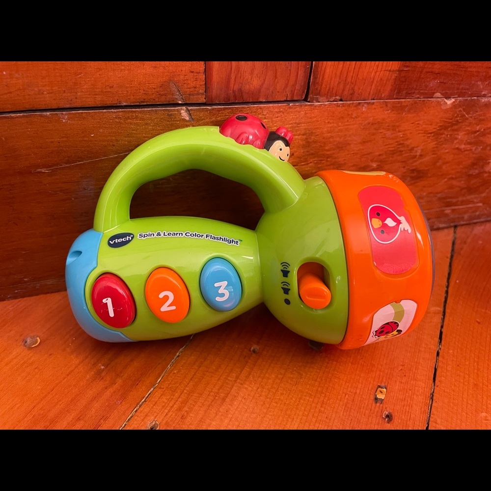 Vetch color flashlight